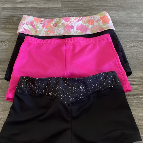 Gymnastics sets tops and shorts size 8-10 - Picture 3 of 3